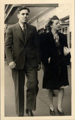 Mom and Dad in Seattle, 1942 (682)