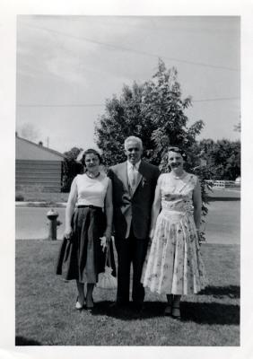 Mom, Dad, and Aunt Frances in front yard at 456 D Street, (683)