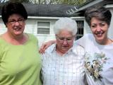 Elaine, Mom & Sis