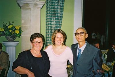 Julie with her Zio Zino and Zia Pinuccia. All smiles.