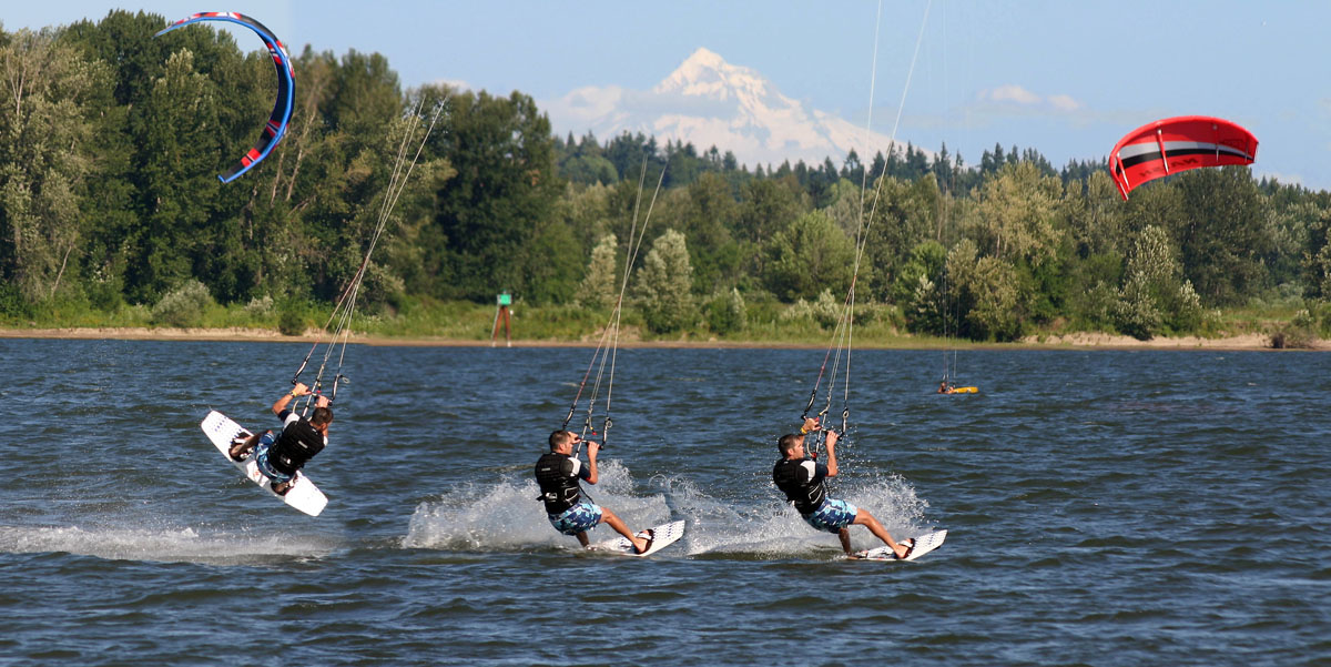 Kite surfing on the Columbia River