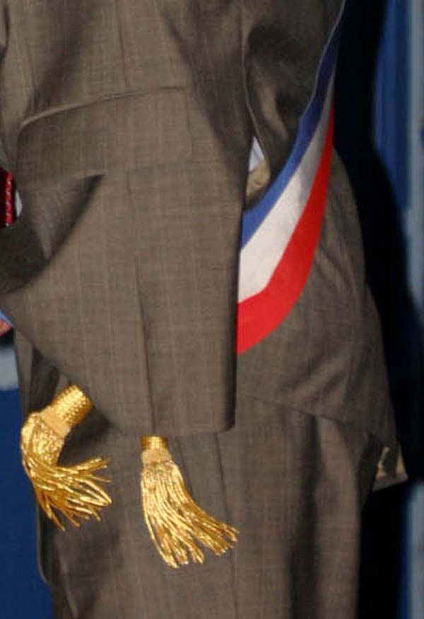 De franse tricolore  i.p.v. een ambtsketen