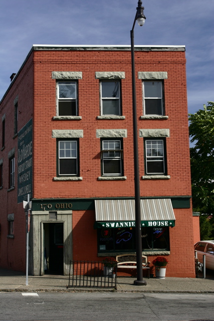 Swannie House