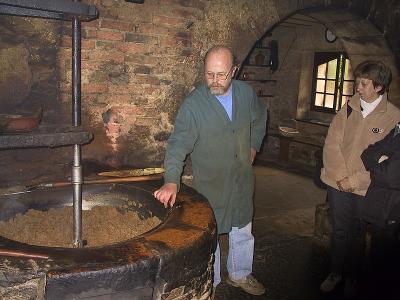 St. Nathalne - Moulin de la Tour - fabrication de huile de noix
