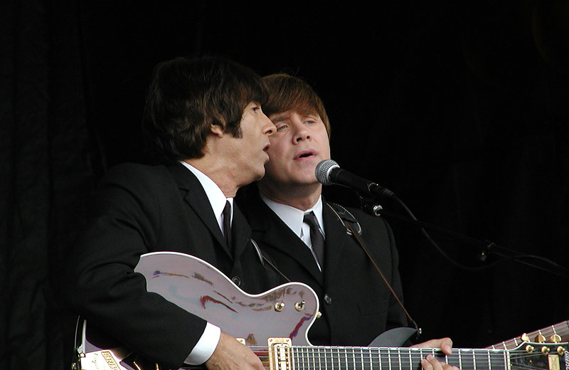 Jimmy and Mark harmonize.