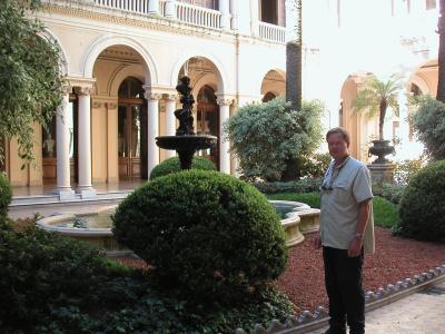 Peter in the courtyard of the Presidential Palace<br>(Casa Rosada)