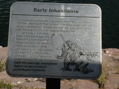 u9/mrtea630/medium/6545271.SignsatFlamingGorge9902.3.jpg