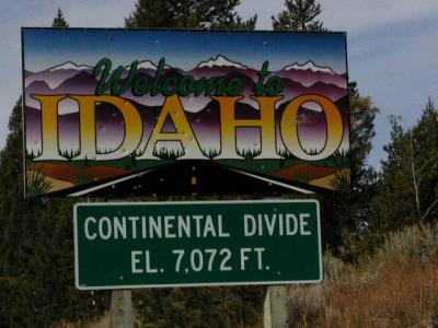 Welcome to Idaho sign 9-12-02.JPG