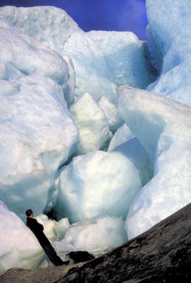 Leaning against the glacier