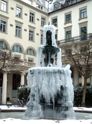 Ice-fountain.jpg