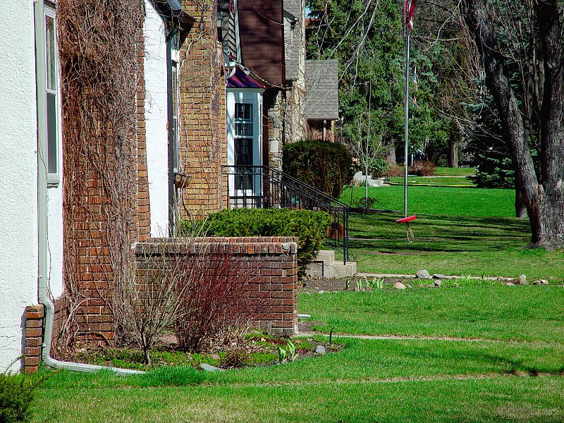 <p align=right><b>Down the Block</b><br><i><font size=1> photographed by </font >Shutter</i></font></p>