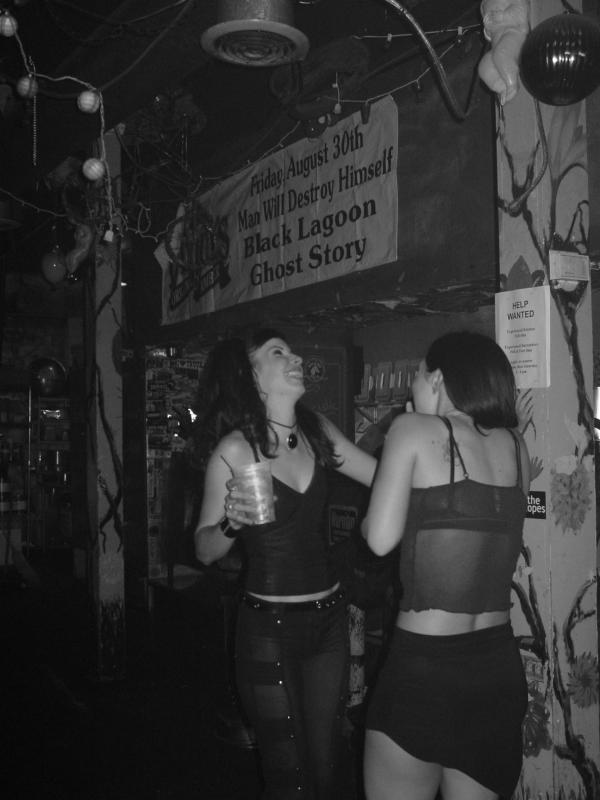 Dsc03880.jpg Heather and Amanda