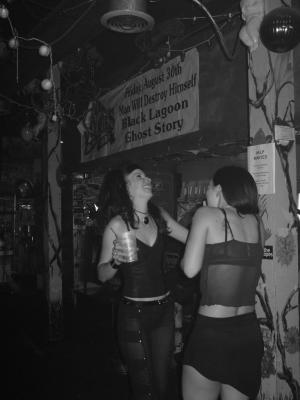 Dsc03880.jpg Heather and Amanda