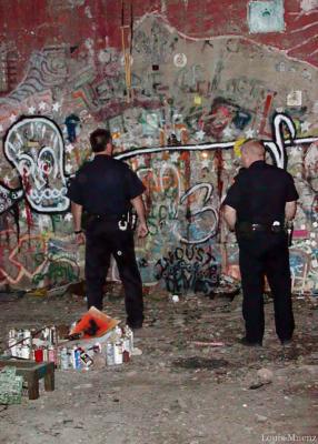 u9/tremont/medium/4820422.cops088sm.jpg