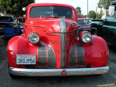1939 Pontiac - Fuddruckers, Lakewood, CA weekly Sat. night meet
