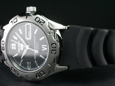 snz313