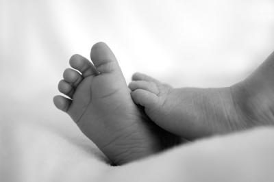 v3/00/389700/3/47361451.Oliviafeet18bwcmcopy.jpg