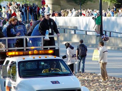 Waiting for Start of 2004 Chicago LaSalle Bank Marathon