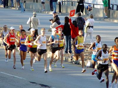 Elite Runners at Start of 2004 Chicago LaSalle Bank Marathon
