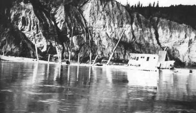 Klondike 1 aground 1936