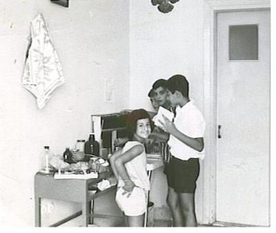 Shaul's Chemistry Lab 1964.JPG