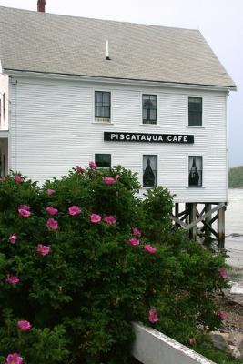 Piscataqua Cafe, Approach Façade