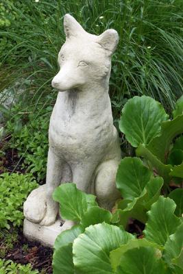 Pottery Fox, Upright
