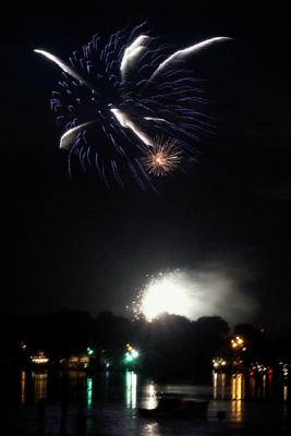 Fireworks Burst (M5389)