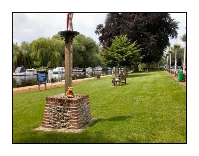 v3/03/466203/3/45596501.45528622.OntheVillagegreen.jpg