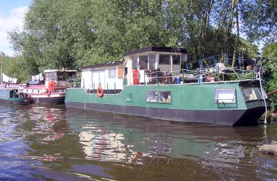 York - House Boat