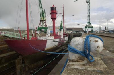 v3/03/568303/3/50391489.bateaufeu19.jpg