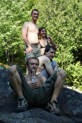 Les timides qui regardent les courageux