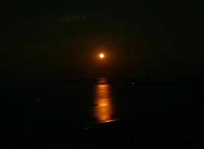 Moonrise @ Lighthouse Beach