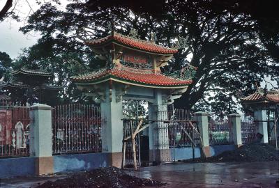 Entrance to Chinese Cemetery