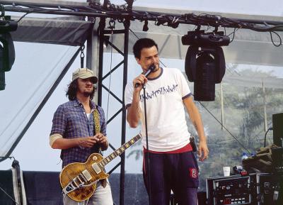 Kane soundchecking