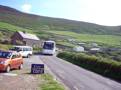 Narrow roads along Slea Head drive