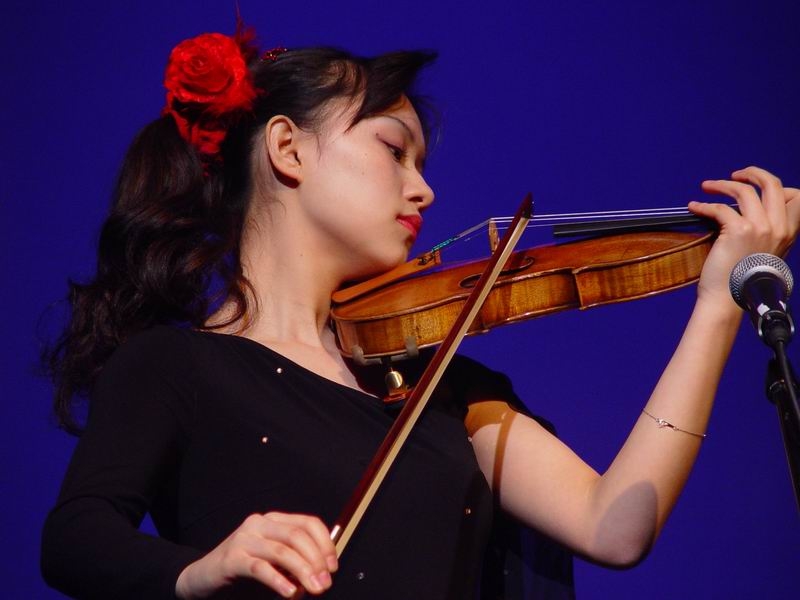 wei violin playing-2