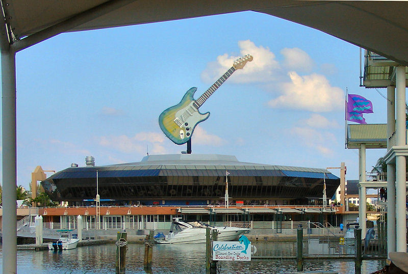 DSC01200 - Largest guitar in the world atop the Hard Rock cafe