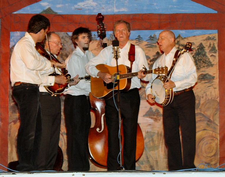 Bluegrass 052 - Crooked Stovepipe