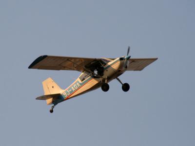 Ian's plane from CLZ flies overhead, looking for a lion that got snared (wish we could help)