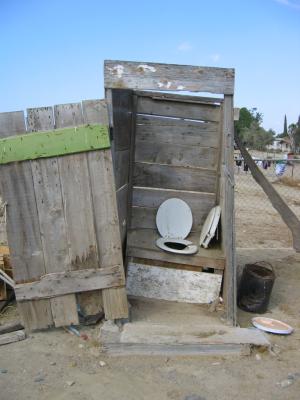 Nice outhouse behind the motel/RV park