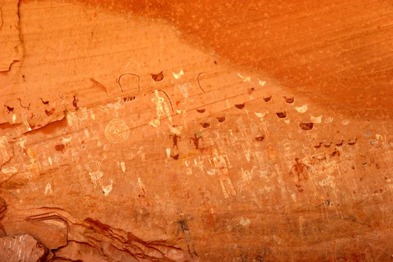 Characteristic Basketmaker (Prior to 450 AD) Figures (Men, Lower Right) & Lots of Birds, Blue Bull Cave Ruins