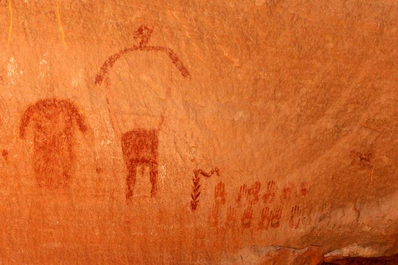 Typical Basketmaker Art (Pre-450 AD), Bird-Headed Human Figure, Antelope House Ruins