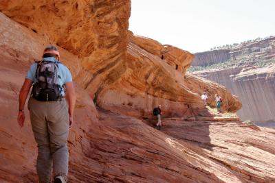 Overhang, Ye'i Bi Cheii Trail