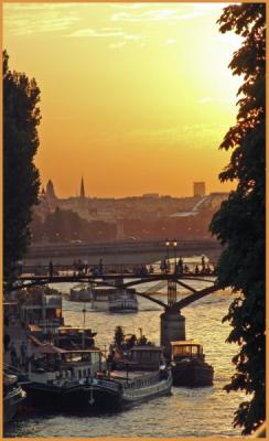Paris, the Saine  by Norbert