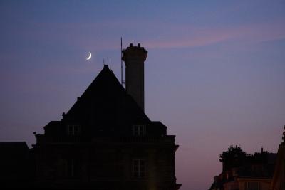 Moon over SenateParis