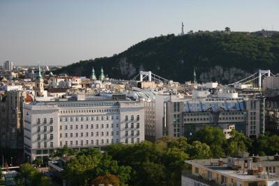hotels LeMeridien and Kempinski with Gellert hill in the background