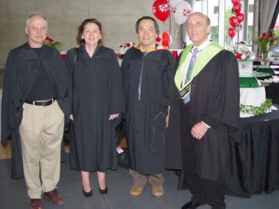 Bốn giáo sư trong Phân Khoa Kỹ Thuật - Grad. Day: Four profs in the School of Eng. Technology