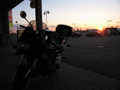 3:16 - More coffee at the gas station of the rising sun - 1065 km