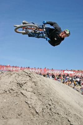 v3/07/574207/3/46830227.SeaOtter20050193.jpg